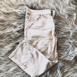 White cropped jeans